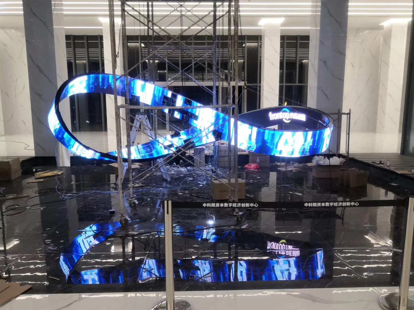 香港室内P2.0弧形屏