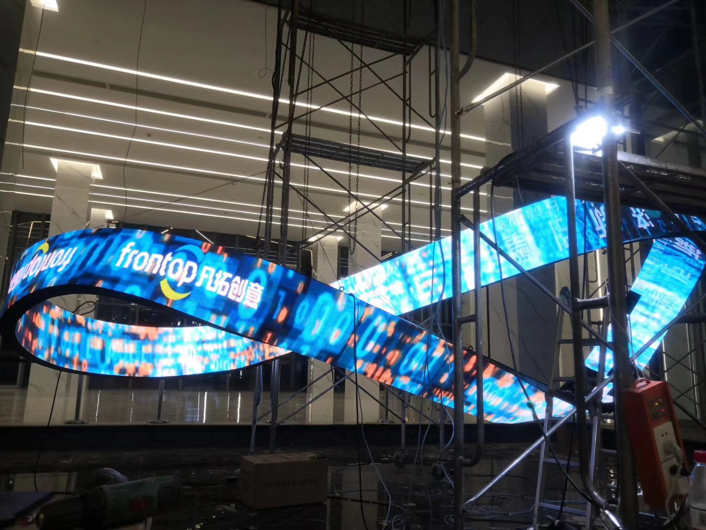 香港室内P2.0弧形屏